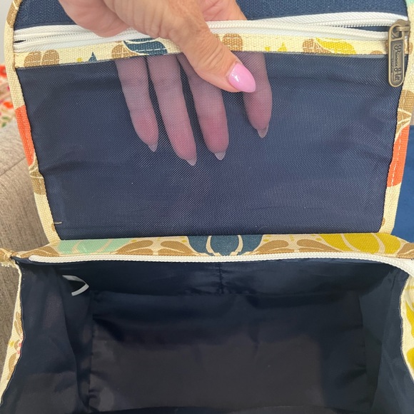 Primrose Hill London Canvas Lotus Flower Hangable Makeup Travel Bag, EUC - Picture 6 of 9